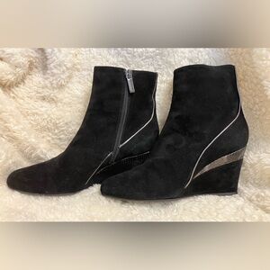 EUC Aquatalia Black Wedge Heel Suede Ankle Boots with Silver Accents Size 8.5